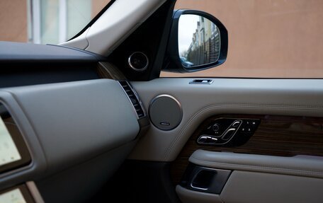 Land Rover Range Rover IV рестайлинг, 2019 год, 6 900 000 рублей, 12 фотография