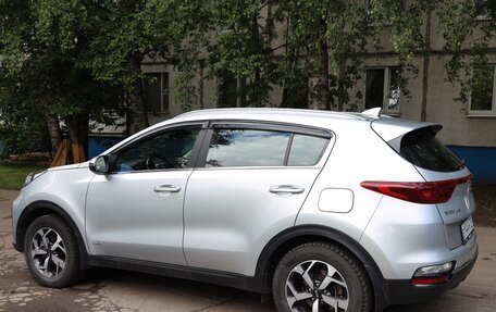 KIA Sportage IV рестайлинг, 2021 год, 2 640 000 рублей, 4 фотография