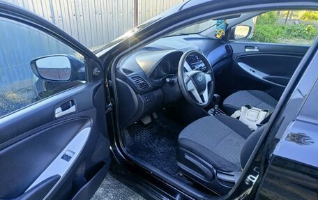 Hyundai Solaris II рестайлинг, 2012 год, 800 000 рублей, 7 фотография