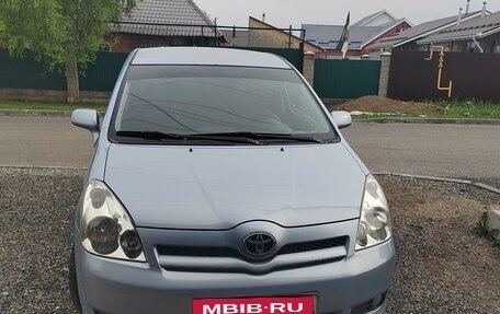 Toyota Corolla Verso I, 2006 год, 750 000 рублей, 11 фотография