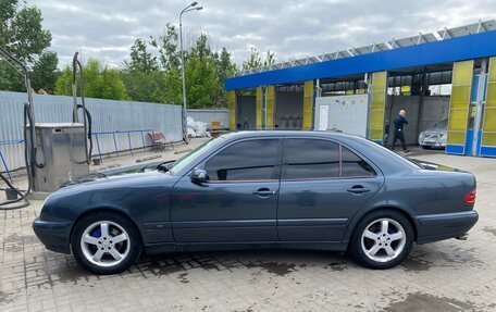 Mercedes-Benz E-Класс, 1998 год, 430 000 рублей, 2 фотография