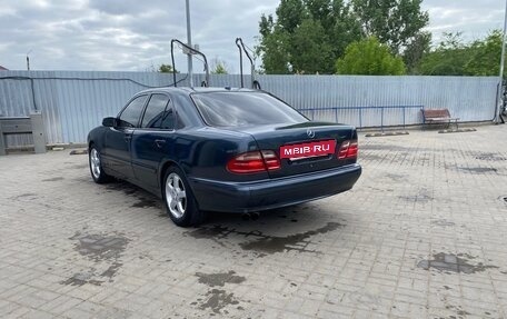 Mercedes-Benz E-Класс, 1998 год, 430 000 рублей, 3 фотография