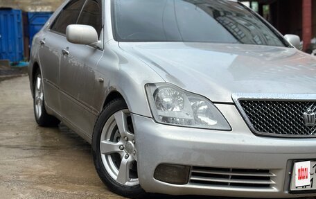 Toyota Crown, 2004 год, 900 000 рублей, 2 фотография