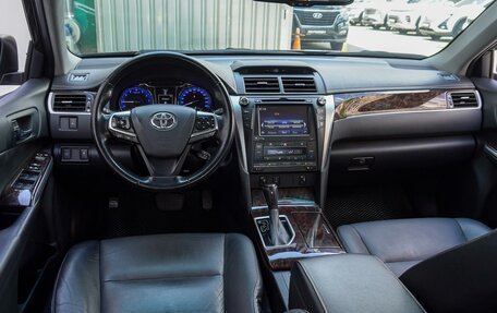 Toyota Camry, 2017 год, 2 500 000 рублей, 6 фотография