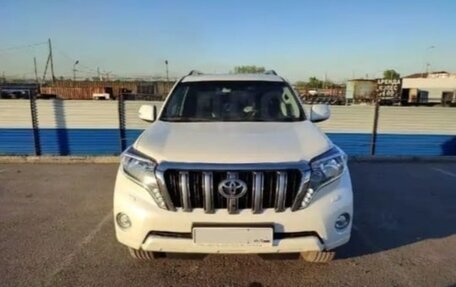 Toyota Land Cruiser Prado 150 рестайлинг 2, 2014 год, 3 650 000 рублей, 8 фотография