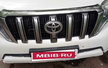 Toyota Land Cruiser Prado 150 рестайлинг 2, 2014 год, 3 650 000 рублей, 9 фотография