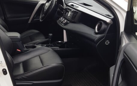 Toyota RAV4, 2016 год, 2 350 000 рублей, 4 фотография