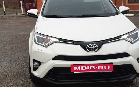 Toyota RAV4, 2016 год, 2 350 000 рублей, 6 фотография