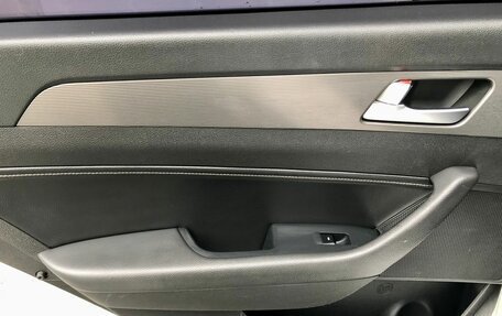 Hyundai Sonata VII, 2019 год, 2 000 000 рублей, 18 фотография