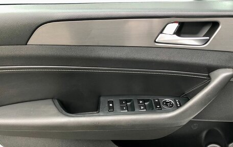Hyundai Sonata VII, 2019 год, 2 000 000 рублей, 16 фотография