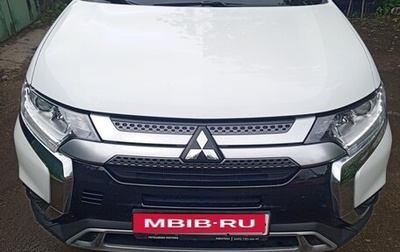 Mitsubishi Outlander III рестайлинг 3, 2021 год, 2 650 000 рублей, 1 фотография