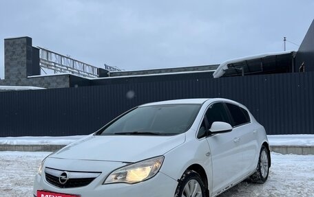 Opel Astra J, 2012 год, 590 000 рублей, 2 фотография