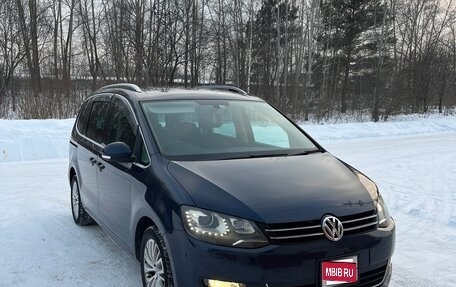 Volkswagen Sharan II, 2013 год, 1 420 000 рублей, 1 фотография