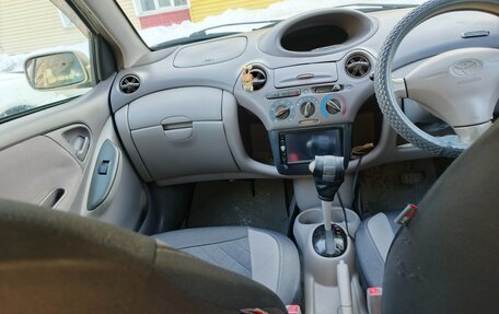 Toyota Platz, 2000 год, 400 000 рублей, 2 фотография