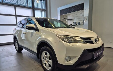 Toyota RAV4, 2015 год, 2 090 000 рублей, 3 фотография
