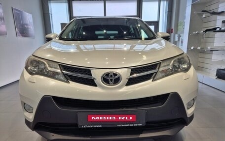 Toyota RAV4, 2015 год, 2 090 000 рублей, 2 фотография