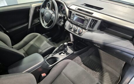 Toyota RAV4, 2015 год, 2 090 000 рублей, 12 фотография