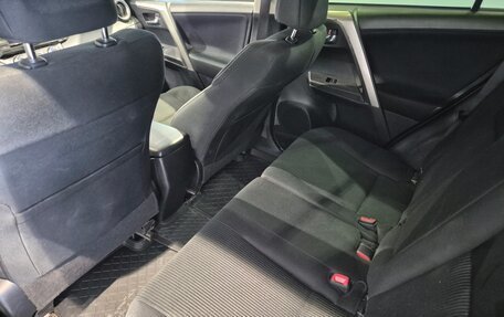 Toyota RAV4, 2015 год, 2 090 000 рублей, 23 фотография