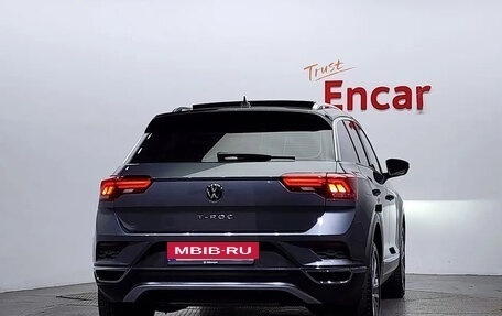 Volkswagen T-Roc I, 2022 год, 1 700 777 рублей, 4 фотография