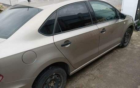 Volkswagen Polo VI (EU Market), 2015 год, 800 000 рублей, 3 фотография