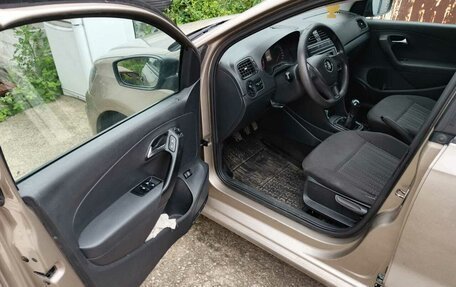 Volkswagen Polo VI (EU Market), 2015 год, 800 000 рублей, 2 фотография