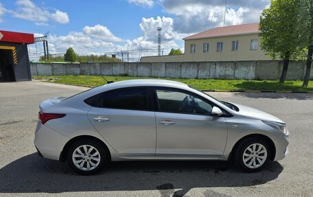 Hyundai Solaris II рестайлинг, 2018 год, 1 300 000 рублей, 4 фотография