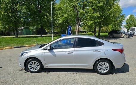 Hyundai Solaris II рестайлинг, 2018 год, 1 300 000 рублей, 2 фотография