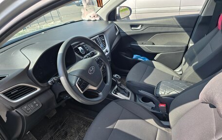 Hyundai Solaris II рестайлинг, 2018 год, 1 300 000 рублей, 7 фотография