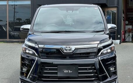 Toyota Voxy, 2022 год, 2 920 001 рублей, 2 фотография