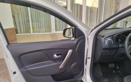Renault Logan II, 2018 год, 1 050 000 рублей, 6 фотография