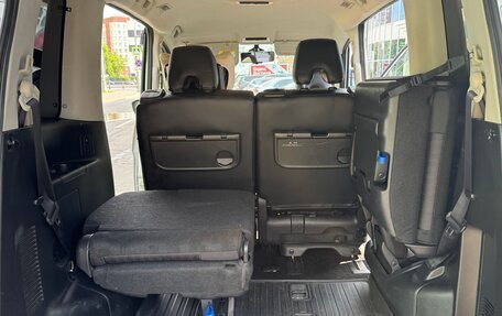 Nissan Serena IV, 2017 год, 2 150 000 рублей, 13 фотография