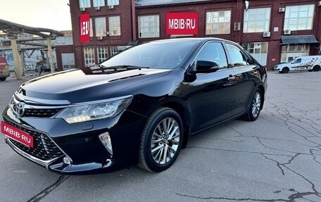 Toyota Camry, 2017 год, 2 900 000 рублей, 2 фотография