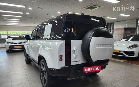 Land Rover Defender II, 2022 год, 7 700 000 рублей, 4 фотография