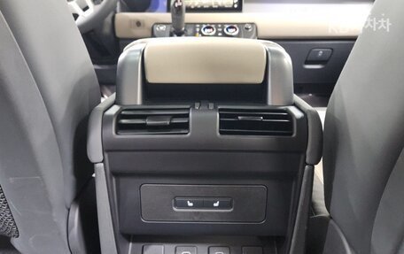 Land Rover Defender II, 2022 год, 7 700 000 рублей, 17 фотография