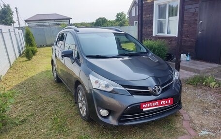 Toyota Verso I, 2013 год, 1 299 000 рублей, 18 фотография