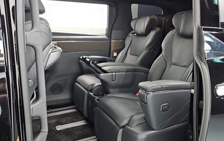 Toyota Alphard, 2024 год, 12 100 000 рублей, 9 фотография