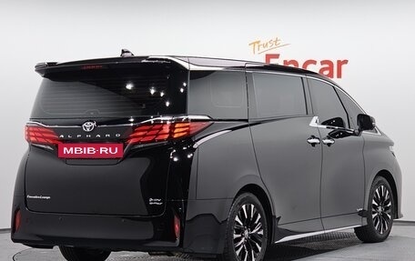 Toyota Alphard, 2024 год, 12 100 000 рублей, 2 фотография