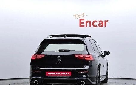 Volkswagen Golf GTI, 2022 год, 2 400 777 рублей, 4 фотография