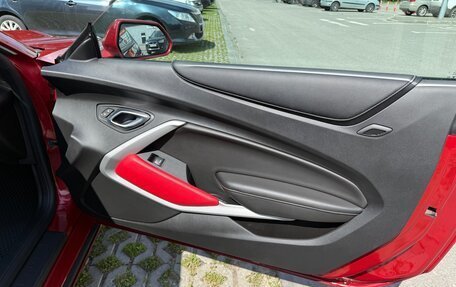 Chevrolet Camaro VI, 2019 год, 2 000 000 рублей, 15 фотография