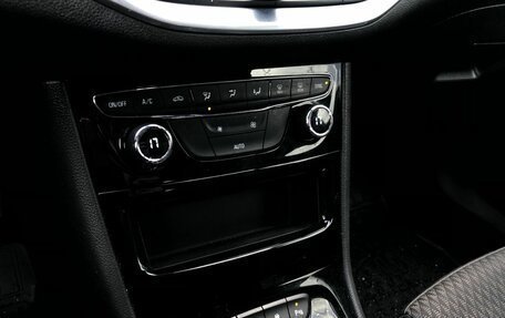 Opel Astra K, 2019 год, 1 375 000 рублей, 18 фотография