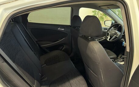 Hyundai Solaris II рестайлинг, 2014 год, 990 000 рублей, 10 фотография