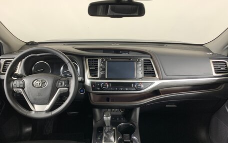 Toyota Highlander III, 2019 год, 3 150 000 рублей, 12 фотография
