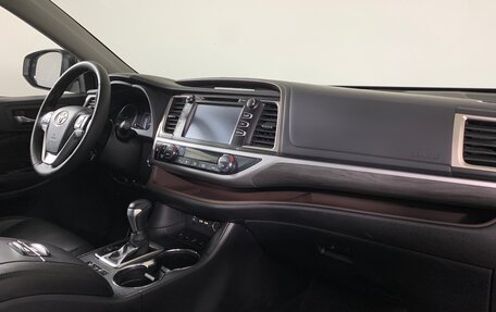 Toyota Highlander III, 2019 год, 3 150 000 рублей, 13 фотография