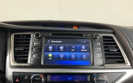 Toyota Highlander III, 2019 год, 3 150 000 рублей, 15 фотография
