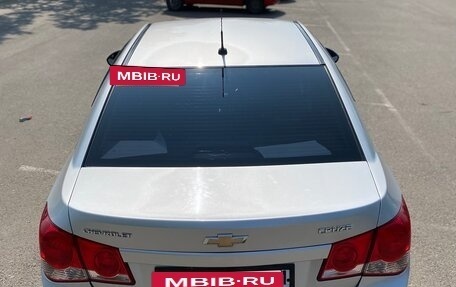 Chevrolet Cruze II, 2010 год, 749 999 рублей, 9 фотография