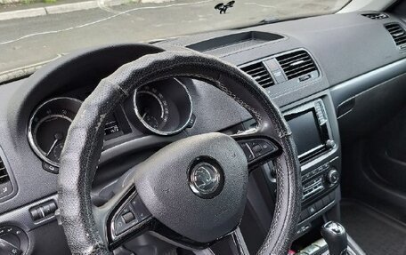 Skoda Yeti I рестайлинг, 2017 год, 2 000 000 рублей, 6 фотография