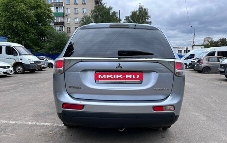 Mitsubishi Outlander III рестайлинг 3, 2013 год, 1 200 000 рублей, 2 фотография
