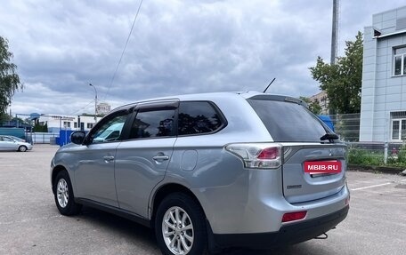 Mitsubishi Outlander III рестайлинг 3, 2013 год, 1 200 000 рублей, 5 фотография