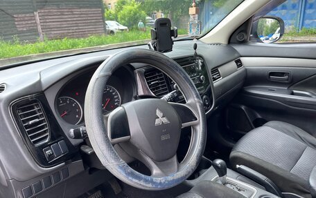 Mitsubishi Outlander III рестайлинг 3, 2013 год, 1 200 000 рублей, 11 фотография