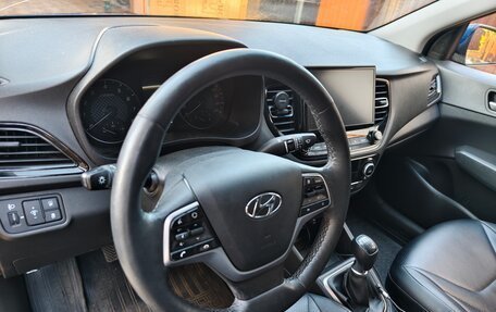 Hyundai Solaris II рестайлинг, 2021 год, 1 420 000 рублей, 18 фотография